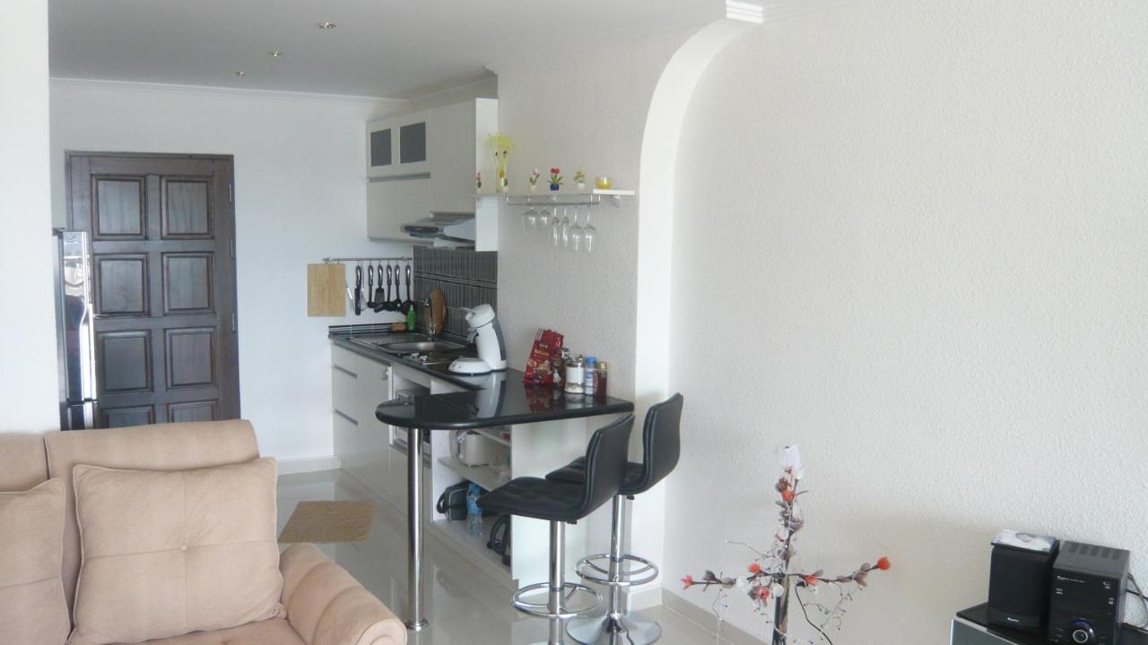 Apartamento Joy Shop At View Talay 6 Pattaya Exterior foto