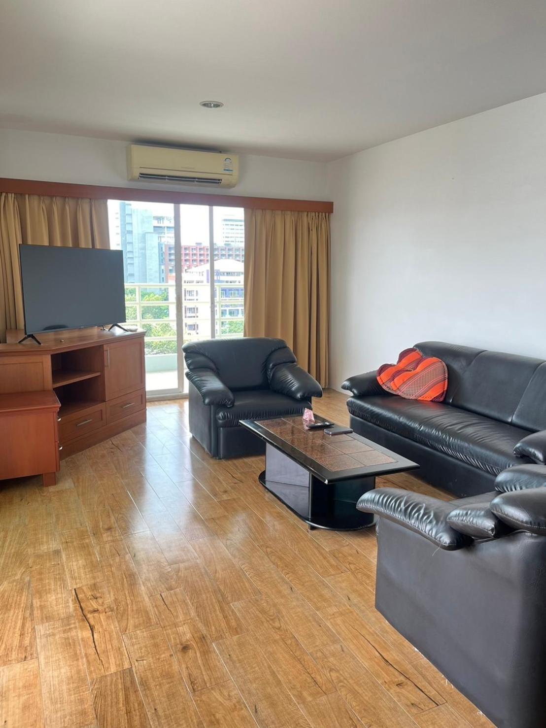 Apartamento Joy Shop At View Talay 6 Pattaya Exterior foto