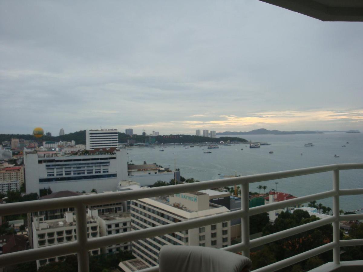 Apartamento Joy Shop At View Talay 6 Pattaya Exterior foto